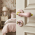 Poignée de porte intérieure sur rosace ronde en porcelaine rose avec rosaces de porte Clé L, Coude laiton poli, LIZON