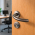 2 poignées de porte sur rosace ronde Ø50mm en inox 304 mat avec 2 rosaces de porte Cylindre de serrure, NERO